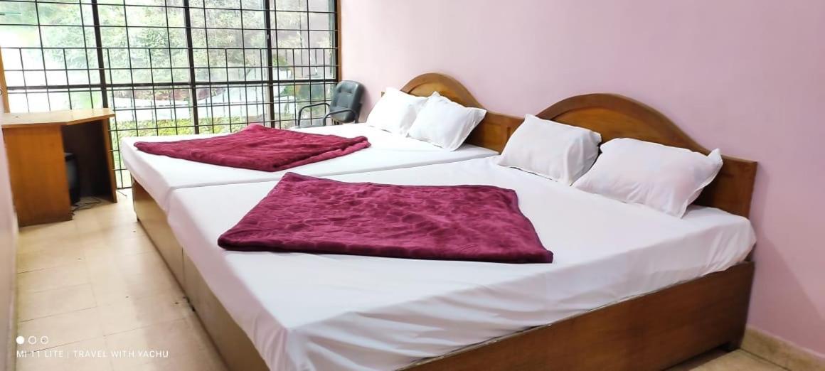 Hotel Nakshatra Ooty Buitenkant foto