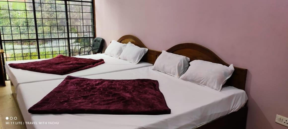 Hotel Nakshatra Ooty Buitenkant foto