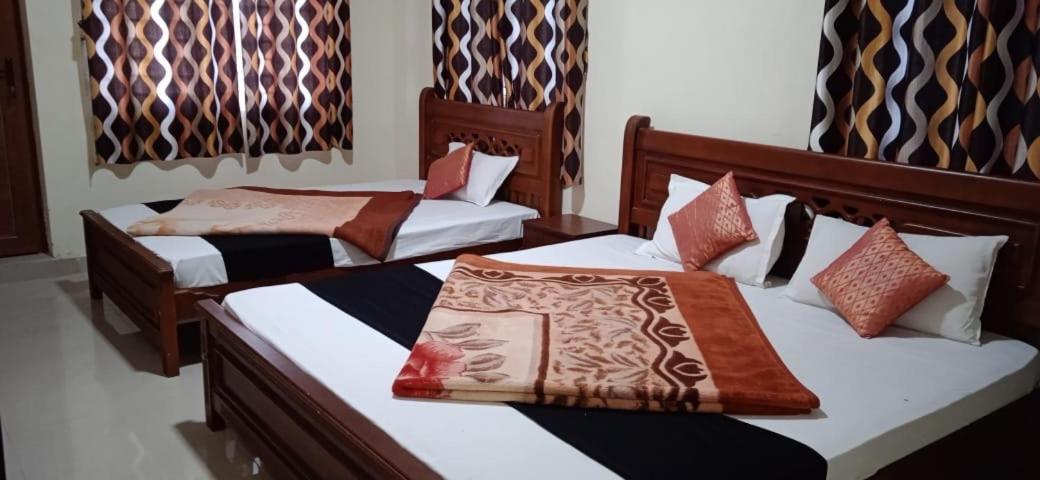 Hotel Nakshatra Ooty Buitenkant foto