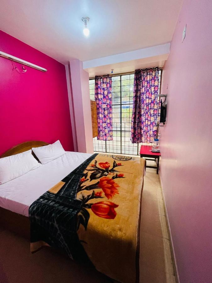Hotel Nakshatra Ooty Buitenkant foto