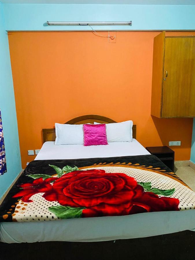 Hotel Nakshatra Ooty Buitenkant foto