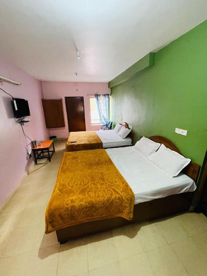 Hotel Nakshatra Ooty Buitenkant foto