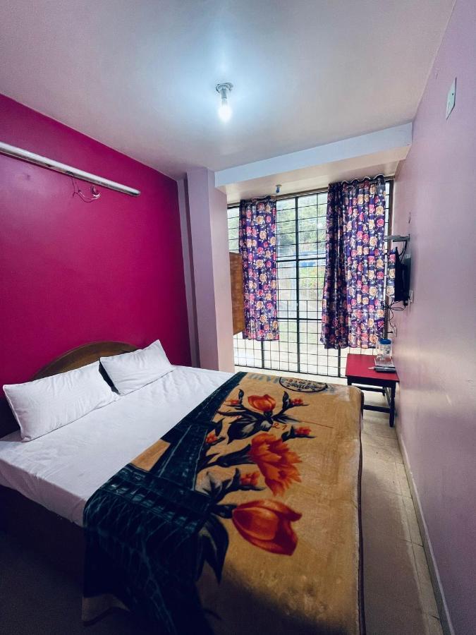 Hotel Nakshatra Ooty Buitenkant foto