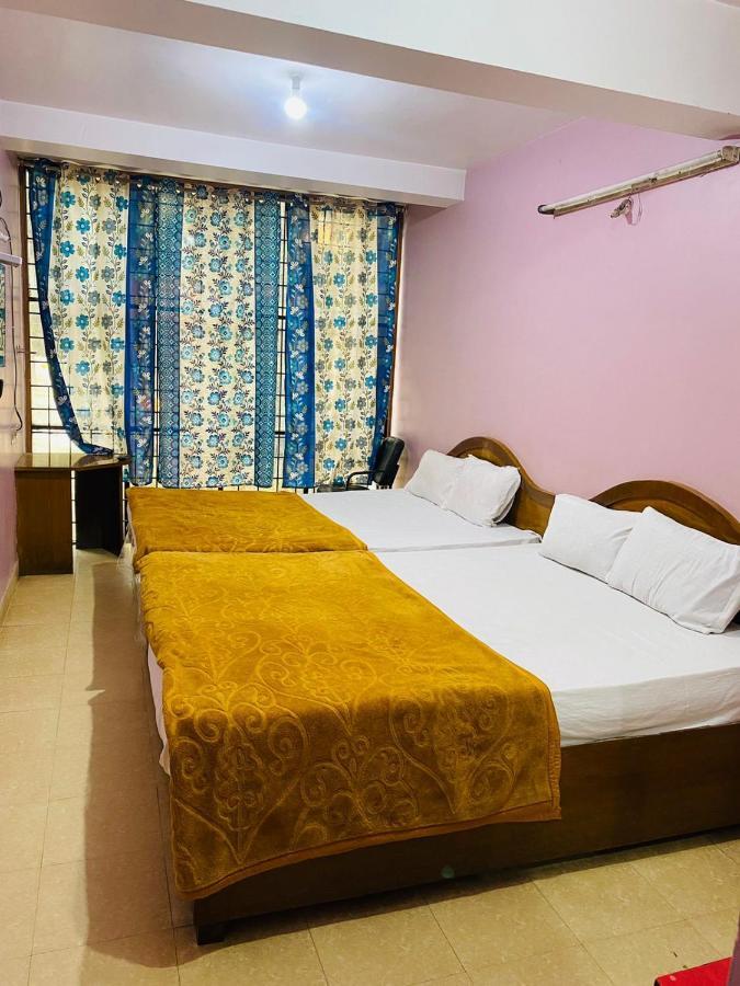 Hotel Nakshatra Ooty Buitenkant foto