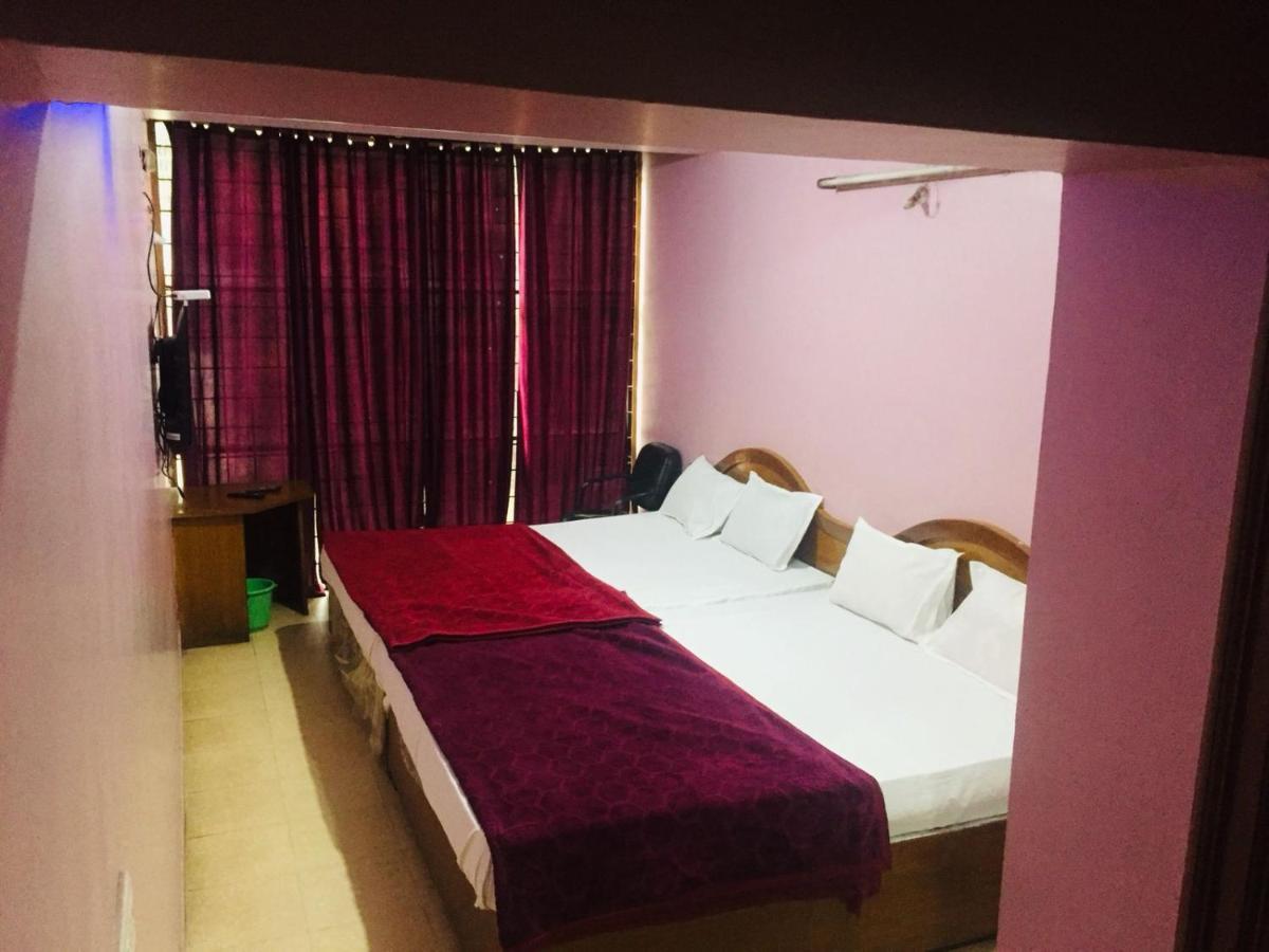 Hotel Nakshatra Ooty Buitenkant foto