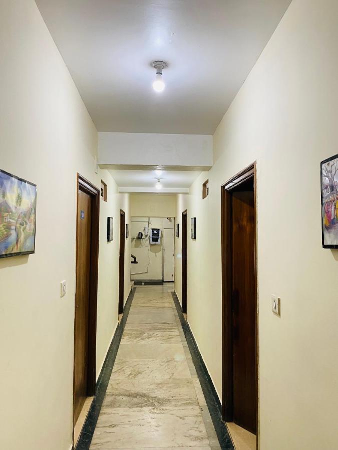 Hotel Nakshatra Ooty Buitenkant foto
