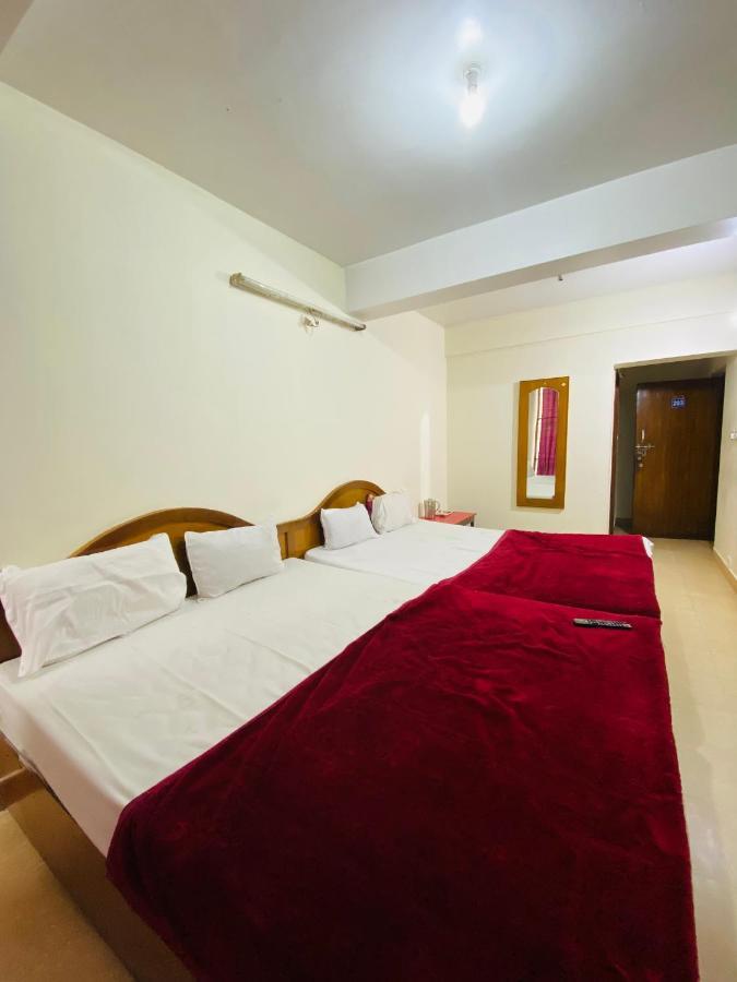 Hotel Nakshatra Ooty Buitenkant foto